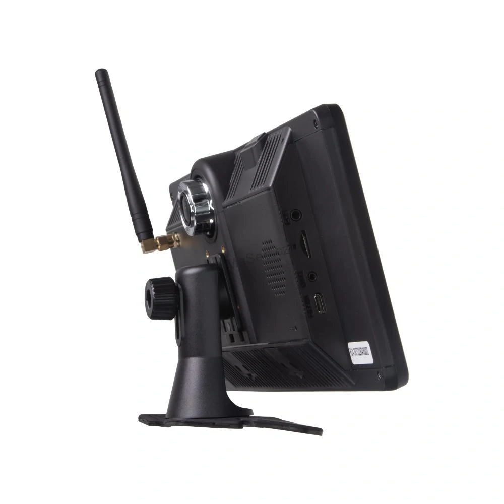SET bezdrátový digitální kamerový systém + 2 senzory v SPZ se solárním napájením a monitorem 10,36"