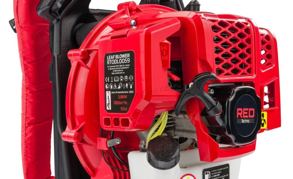 BATOHOVÁ BENZÍNOVÁ FRÉZA NA LISTÍ A SNÍH 3,8 HP