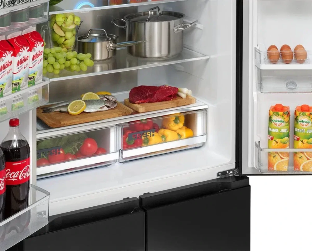 CONCEPT Americká lednice s dávkovačem vody LA8891bc BLACK